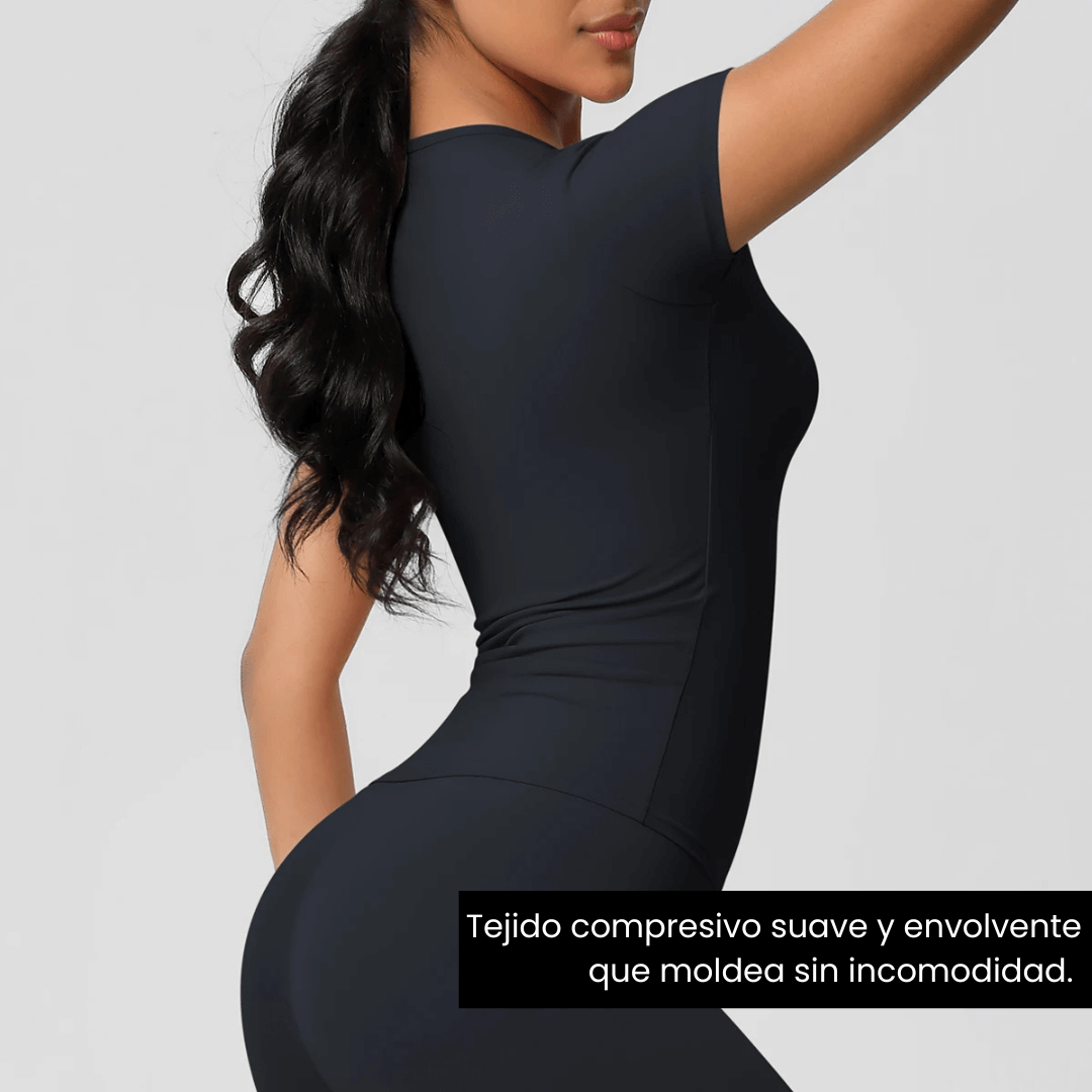 Classic Shape Tee by Vivacuerpo